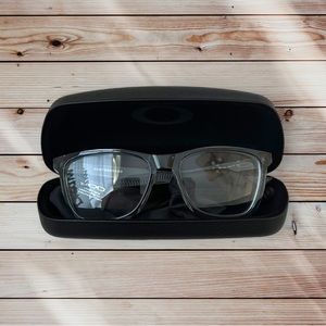Oakley Eyeglasses with Blue Light Filtering